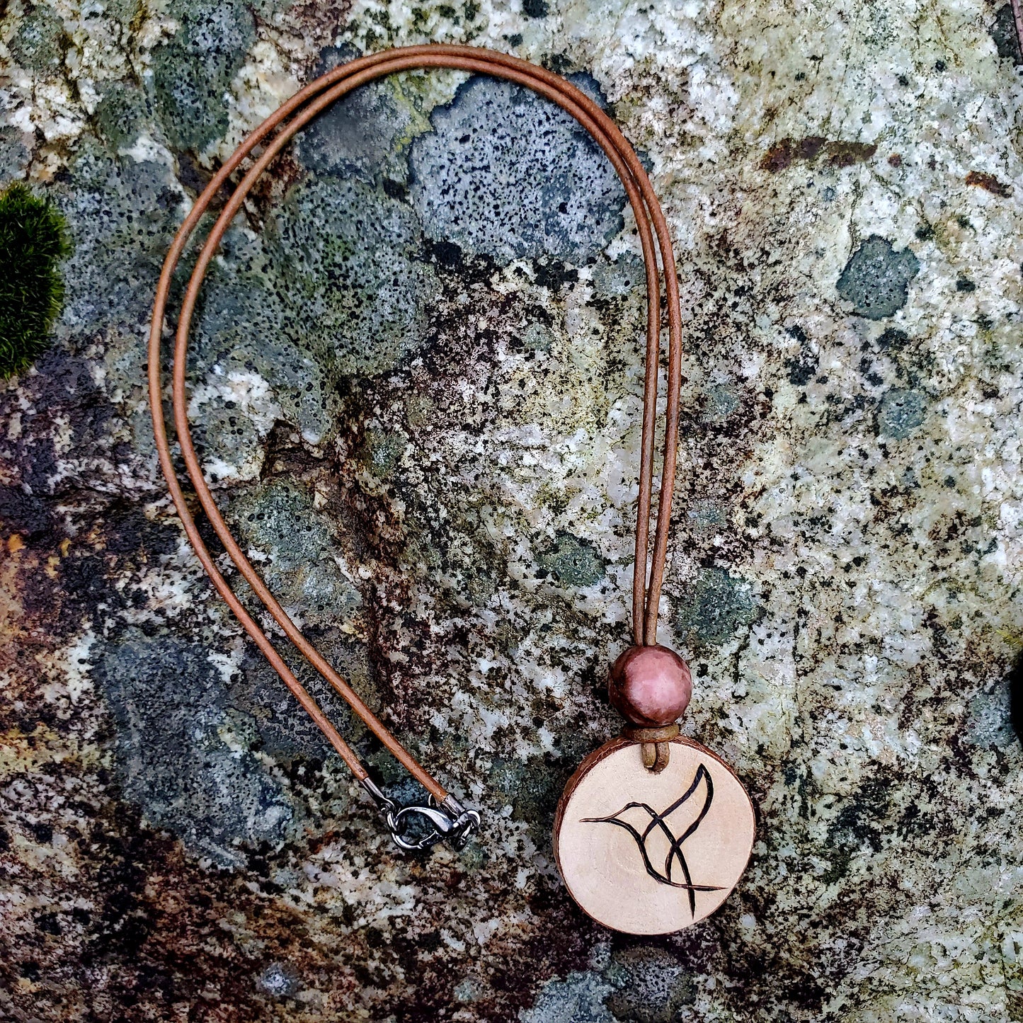 Wood burning necklace - Hummingbird