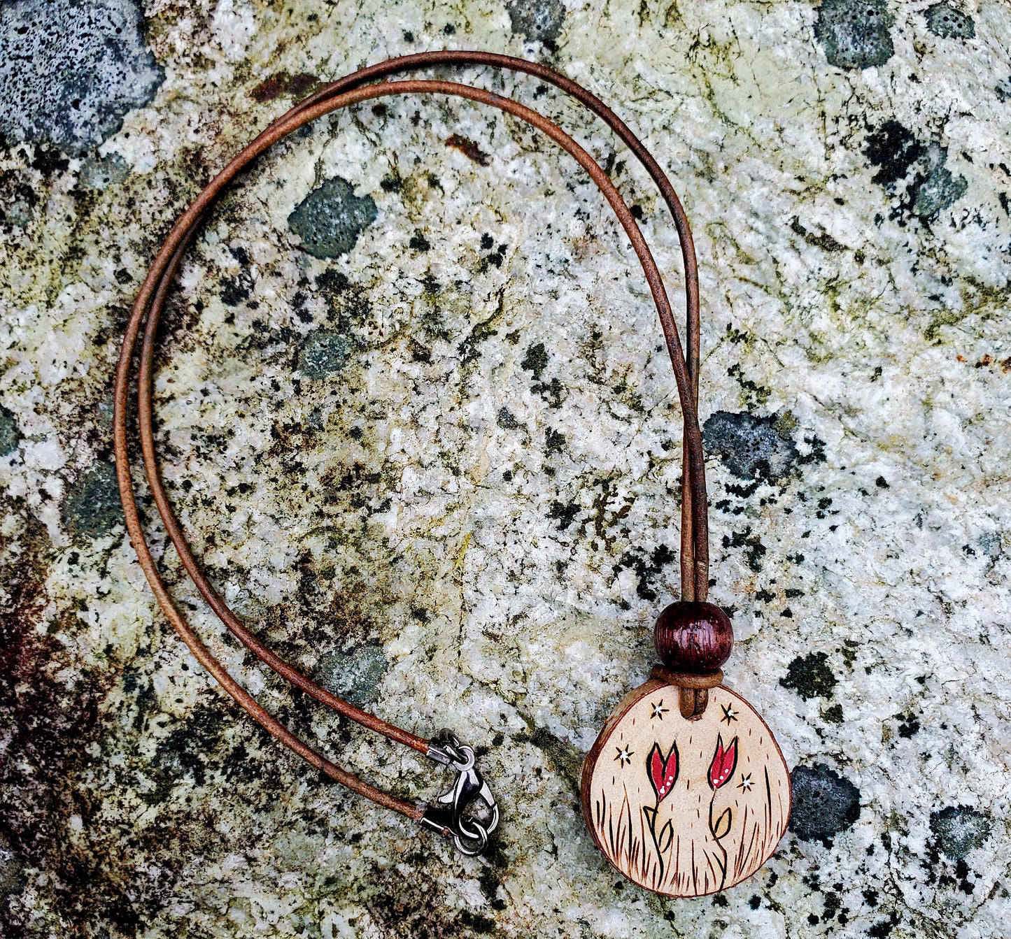 Wood burning necklace - Tulips