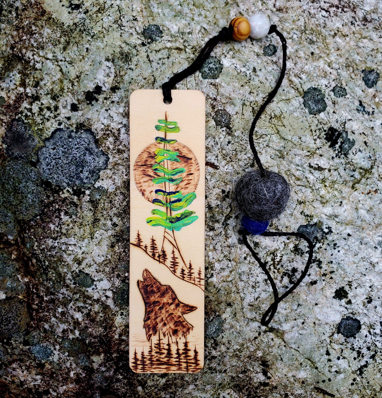 Wooden bookmark - Wolf and Full Moon